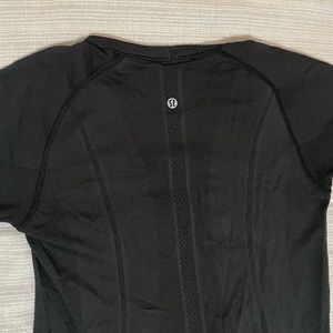 Lululemon top